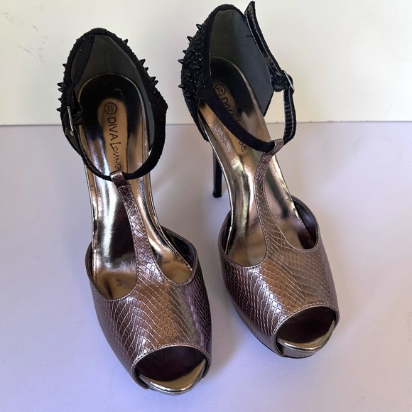 Diva Lounge Womens Metalic Platform Heel - Picture 3 of 12